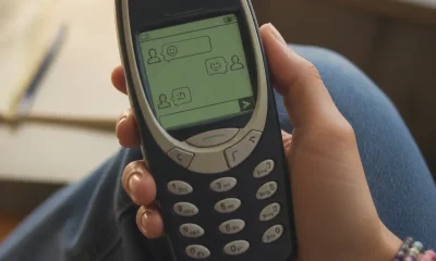 Aplicativo de chat retrô que simula conversa dos anos 2000